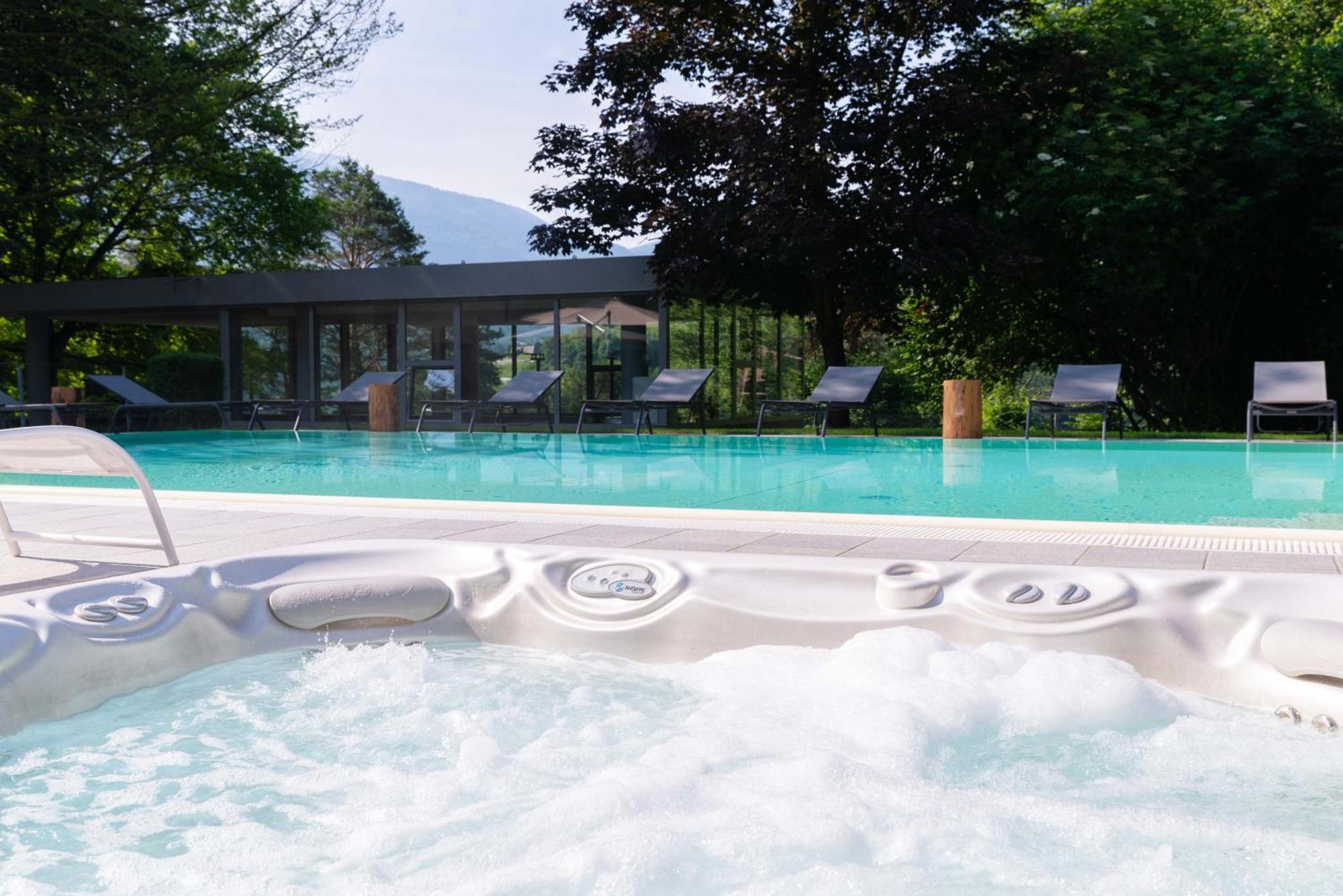 Vital Hotel Flora Comano Terme Eksteriør billede