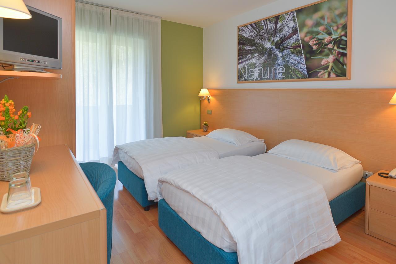 Vital Hotel Flora Comano Terme Eksteriør billede