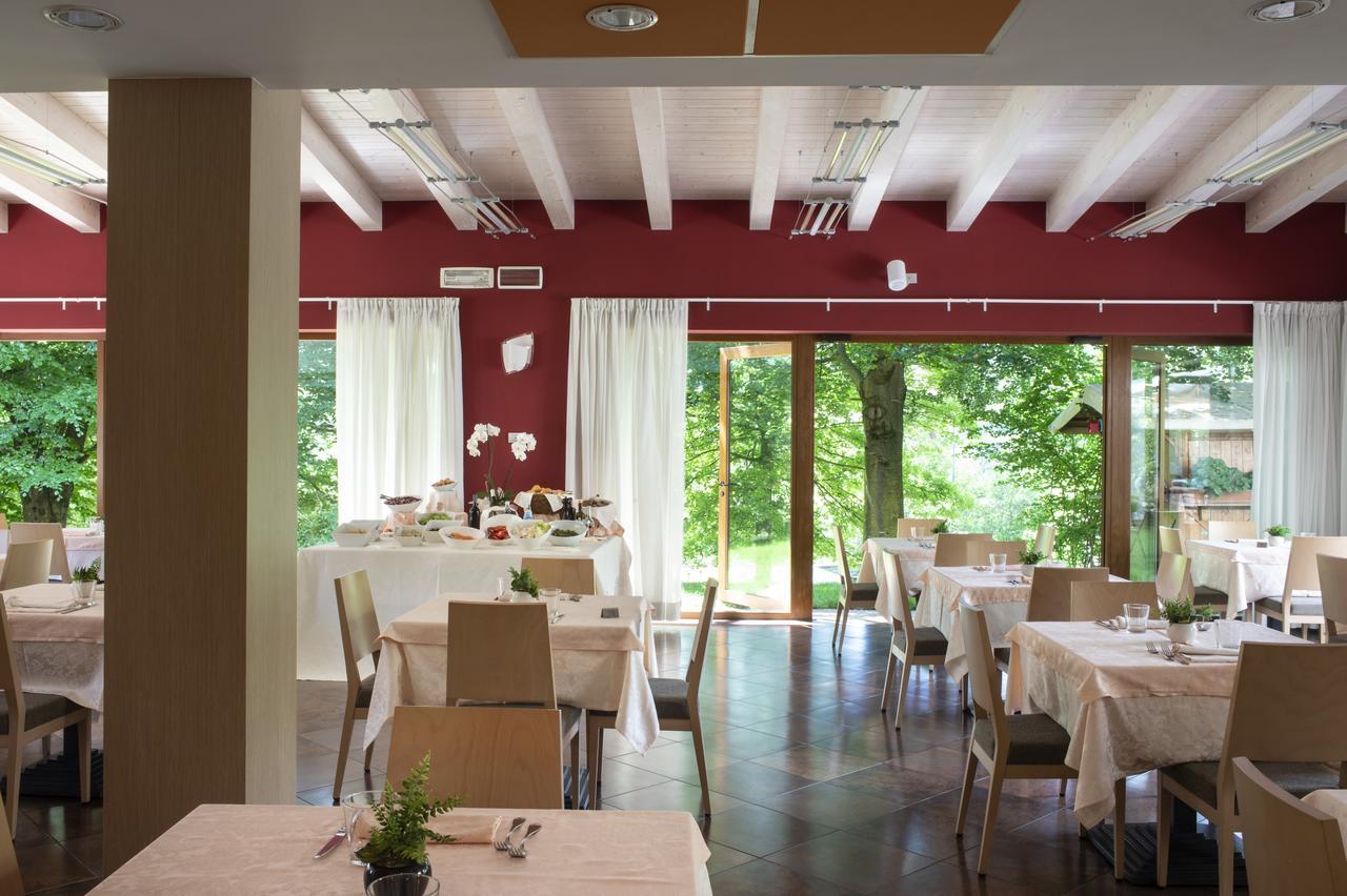 Vital Hotel Flora Comano Terme Eksteriør billede